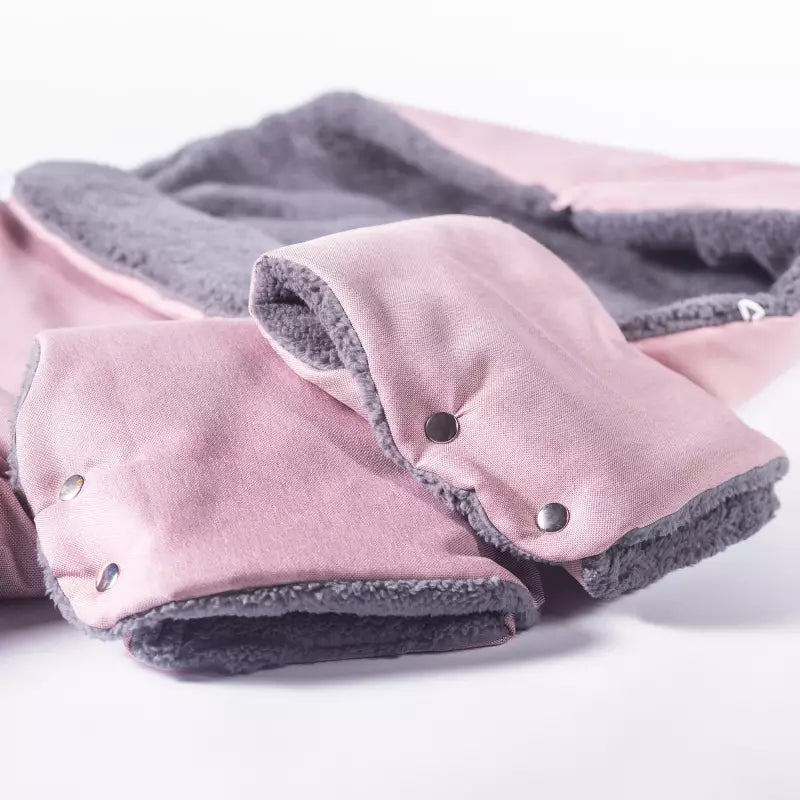 Warmer Winter Fußsack mit Handschuhen für Kinderwagen oder Schlitten, dunkelrosa mit TEDDY Fell grau - 110 cm